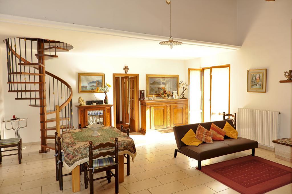 欧利别墅公寓 诺西拉·乌姆布拉 客房 照片